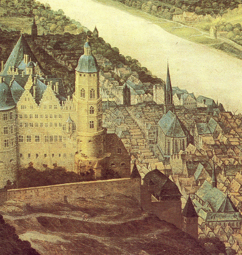 Это изображение имеет пустой атрибут alt; его имя файла - Glockenturm-des-Heidelberger-Schlosses-mit-der-Heiliggeistkirche-auf-einem-Gemalde-von-Jacques-Fouquieres-1618.-Die-Kirche-bekronte-damals-noch-ein-gotischer-Spitzhelm..jpg